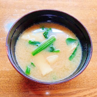 ほうれん草と油揚げの味噌汁